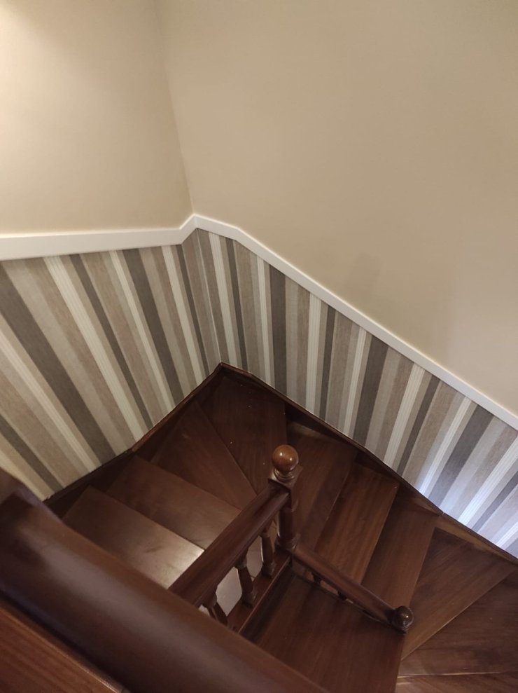 PAPEL RAYAS ESCALERA